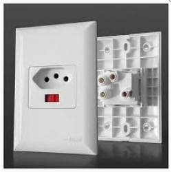 TOMADA BIVOLT 20A COM SELETOR DE VOLTAGEM TOMADA BIVOLT 20A COM SELETOR DE VOLTAGEM